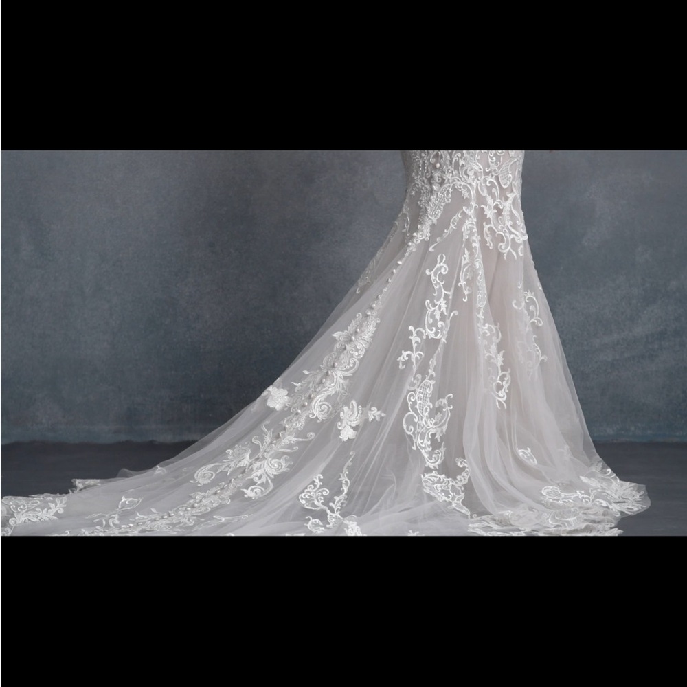 Beautiful Couture Wedding Dress show stopper - Picture 5 of 5